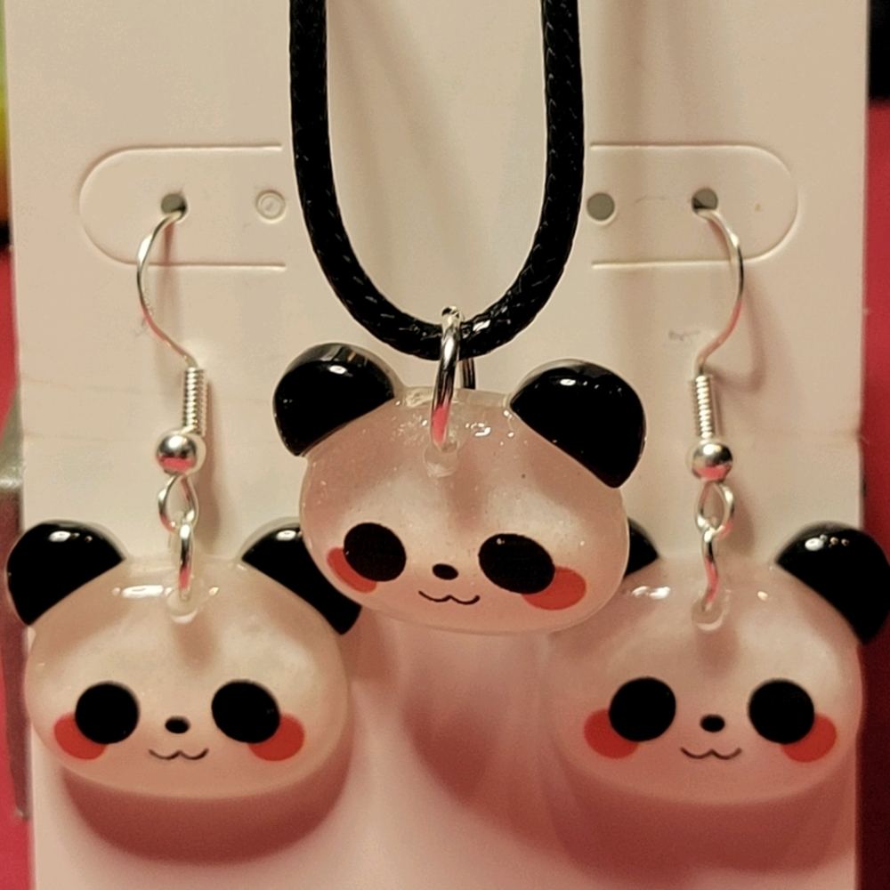 🐼ADORABLE🐼 PANDA EARRINGS & NECKLACE SET